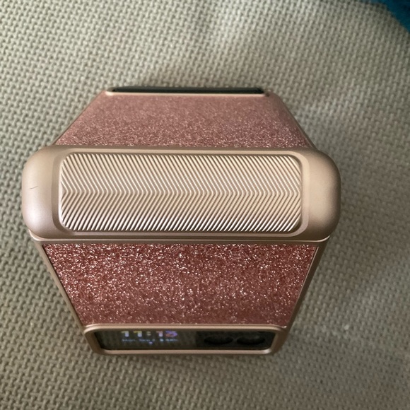 Motorola Razr 2023 Case in Rose Gold (COPY) - Picture 9 of 12